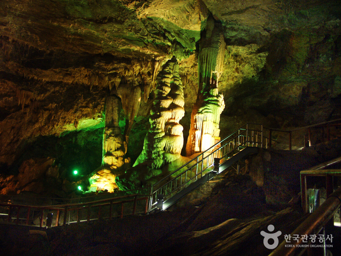 Hwaam Cave Exploration (90 min) - 2